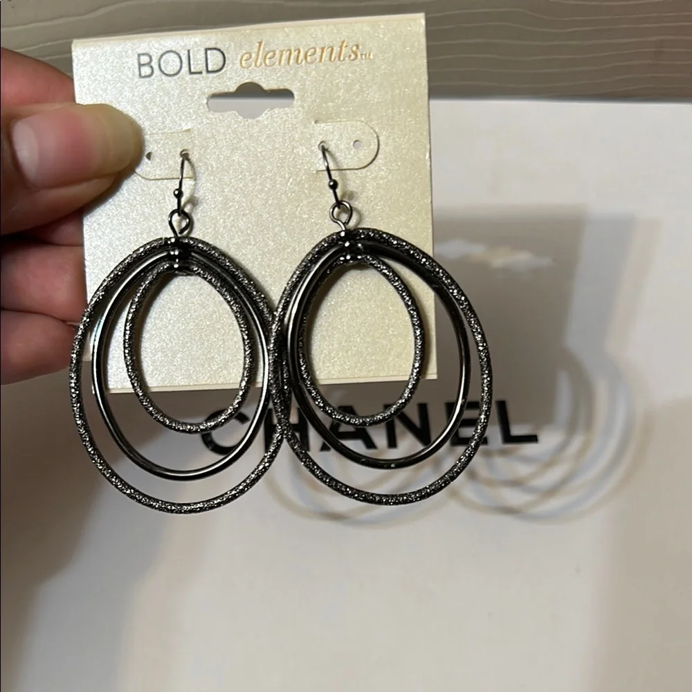BOLD elements chic black